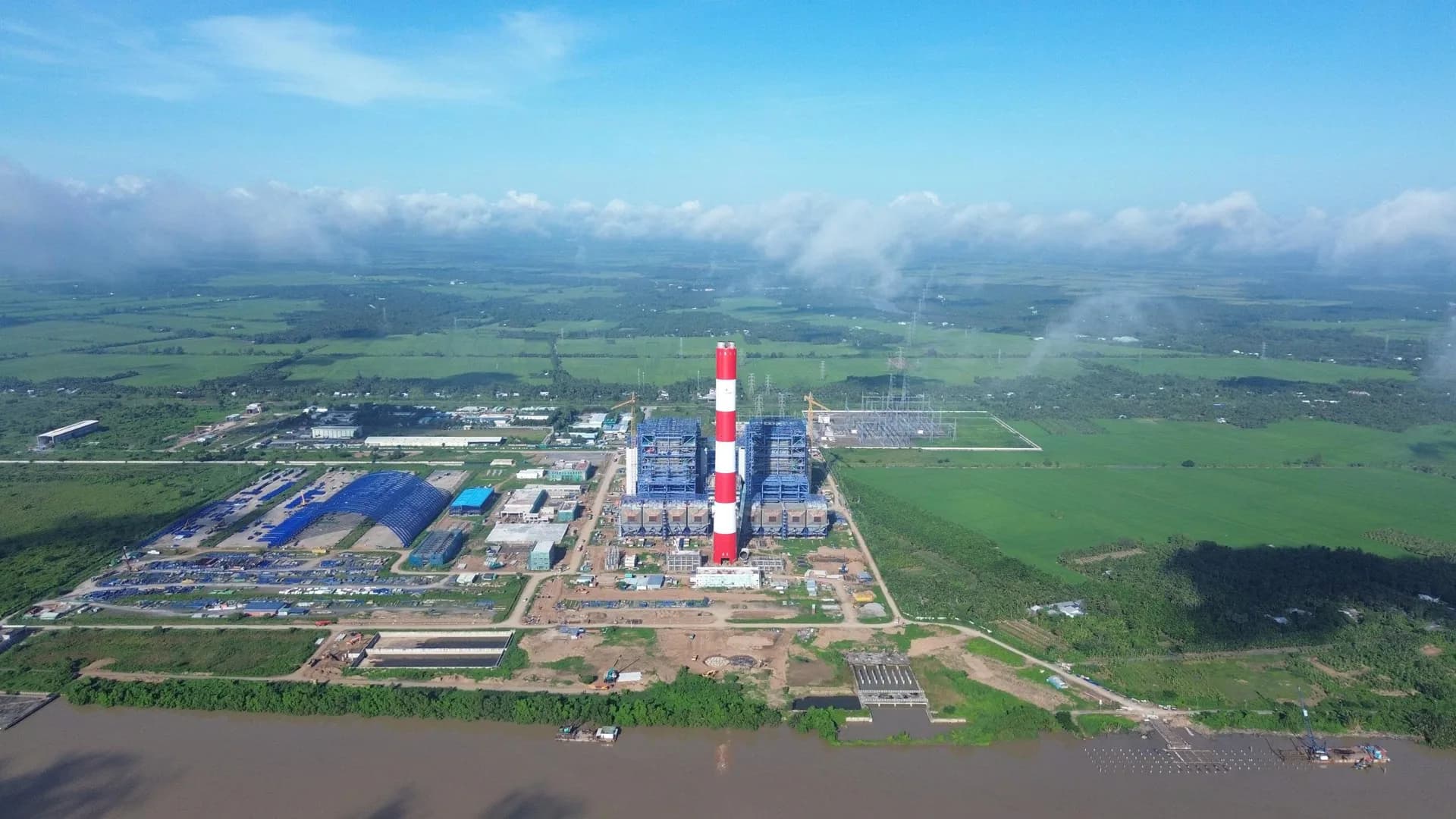 Nhà máy nhiệt điện Long Phú 1 — ảnh 1